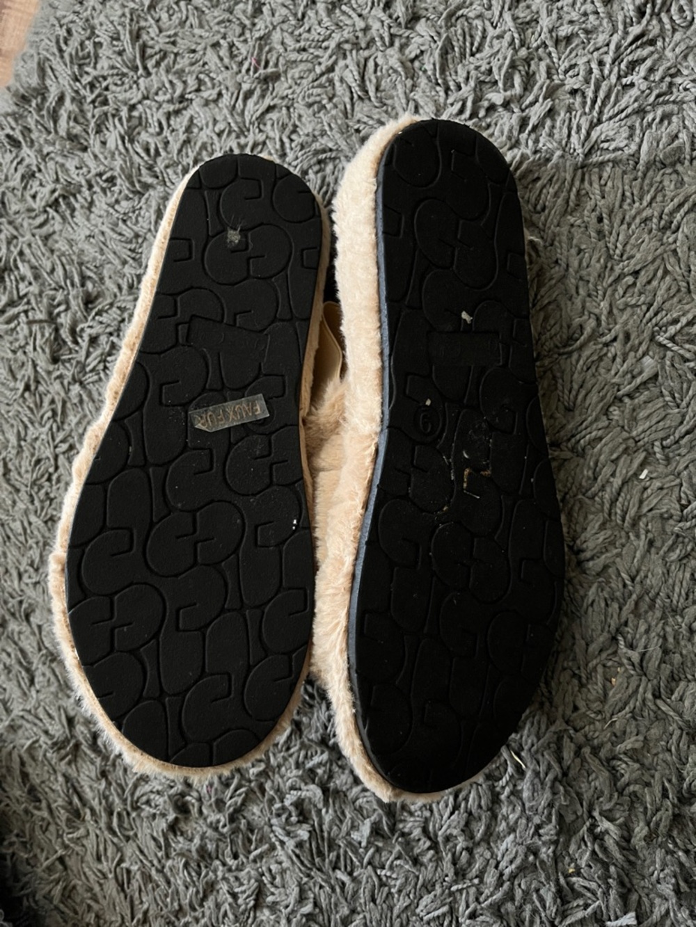 Furry Slides - Picture 4 of 4